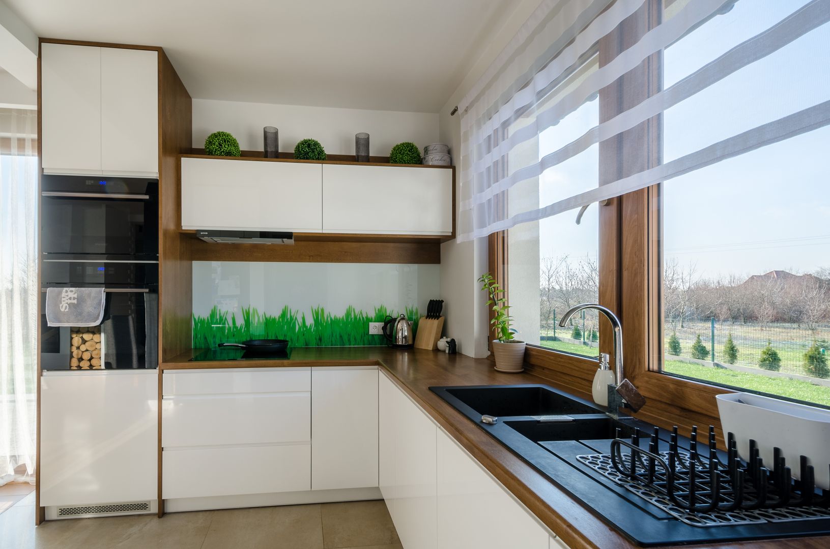 homify Modern kitchen