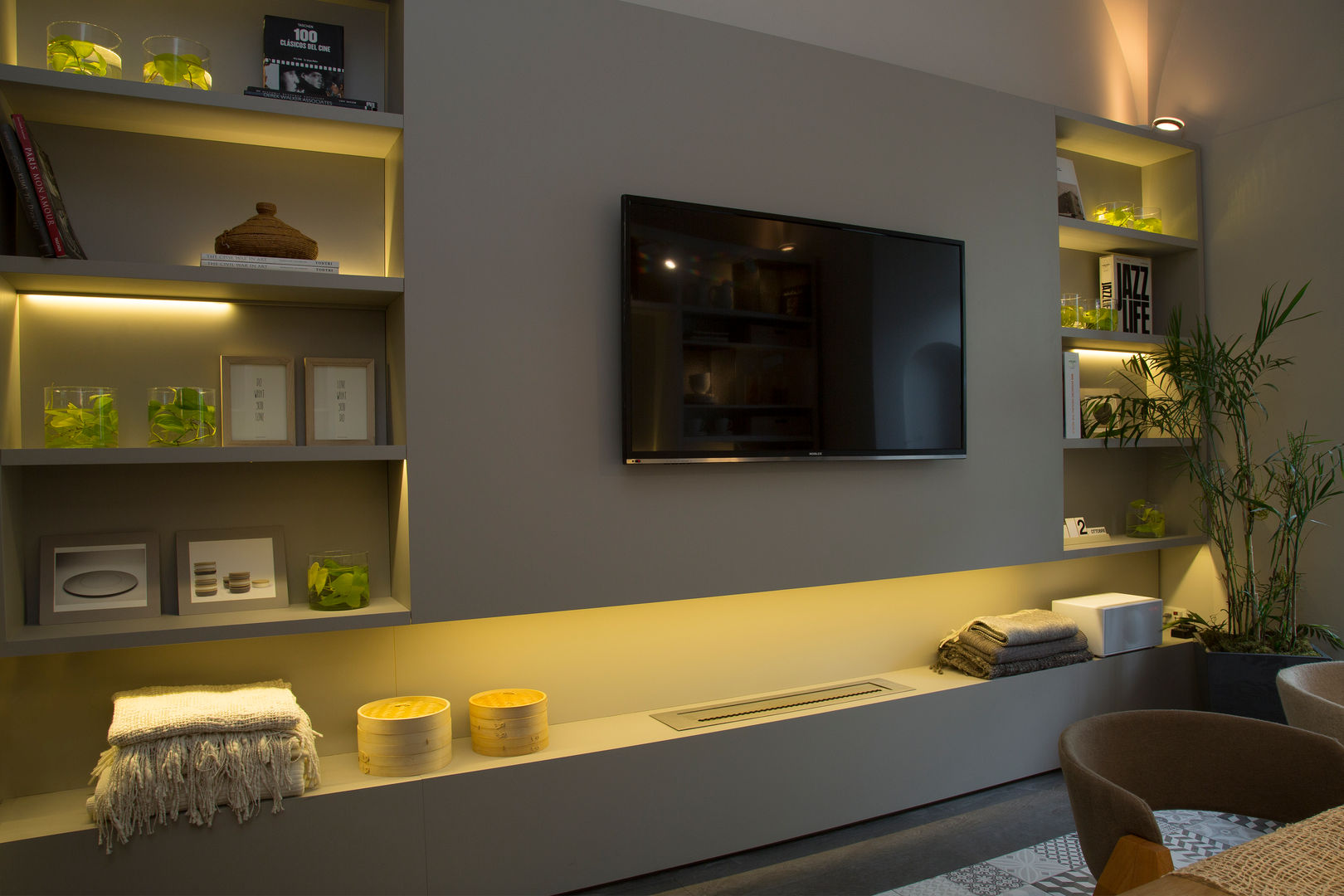 Vista mueble TV Estudio de iluminación Giuliana Nieva Comedores de estilo moderno