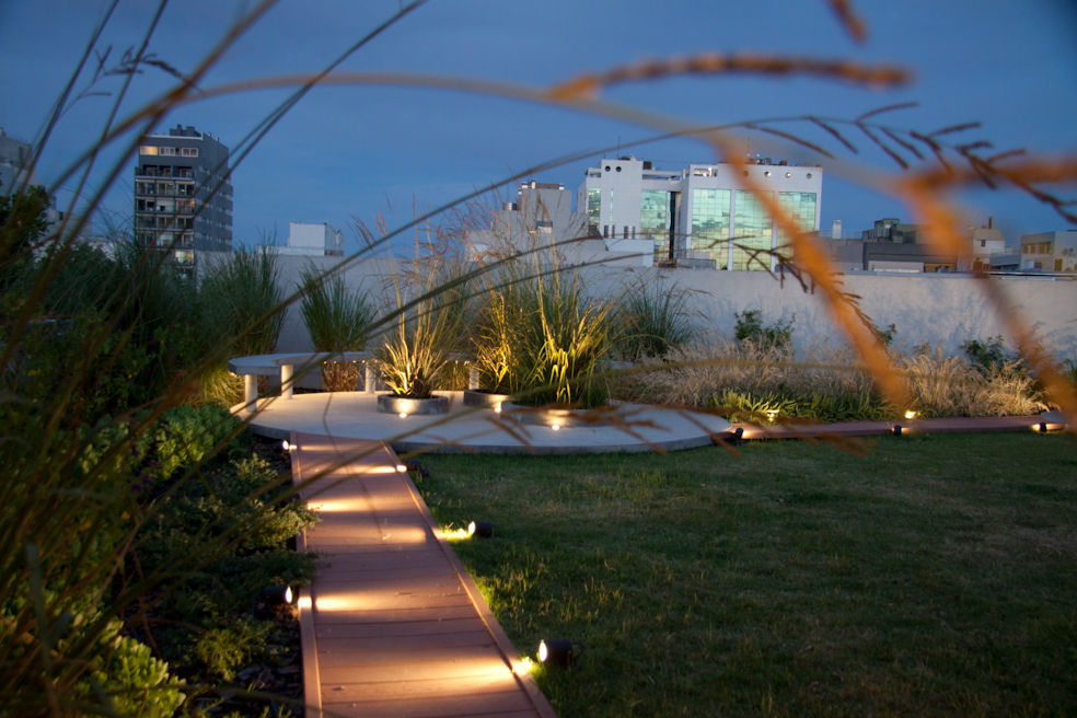 Metro building, Estudio de iluminación Giuliana Nieva Estudio de iluminación Giuliana Nieva Terrace