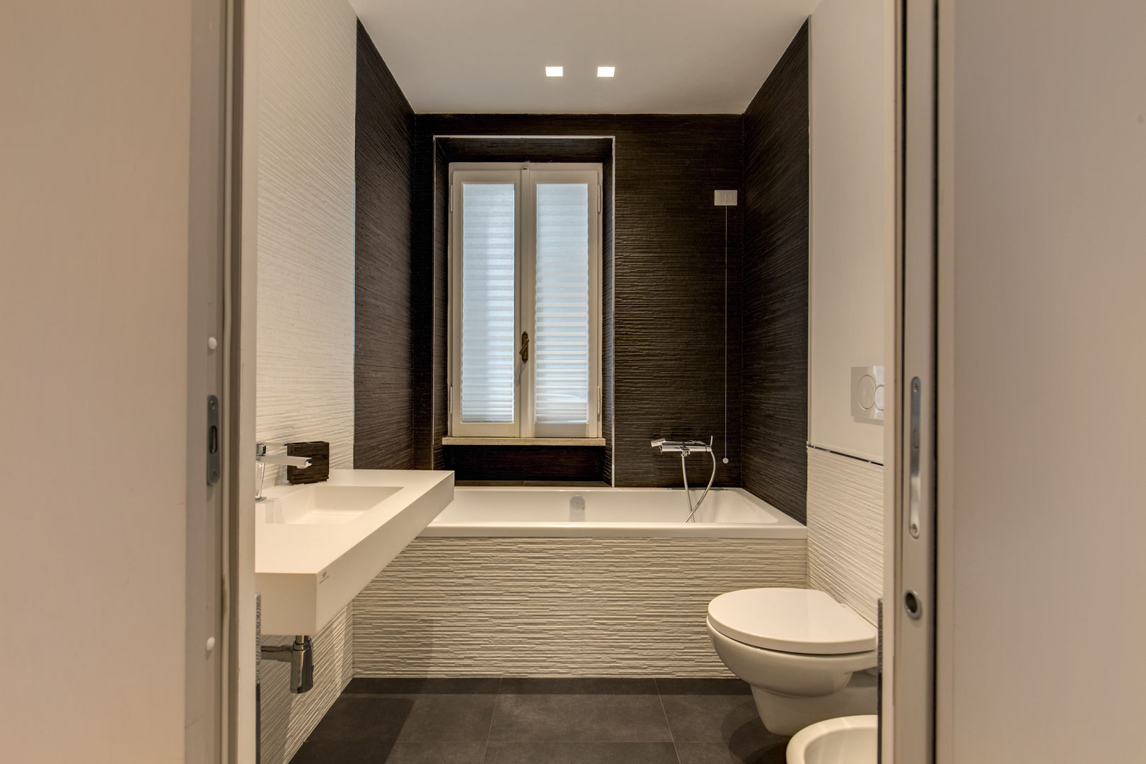 TRIESTE , MOB ARCHITECTS MOB ARCHITECTS Modern Bathroom