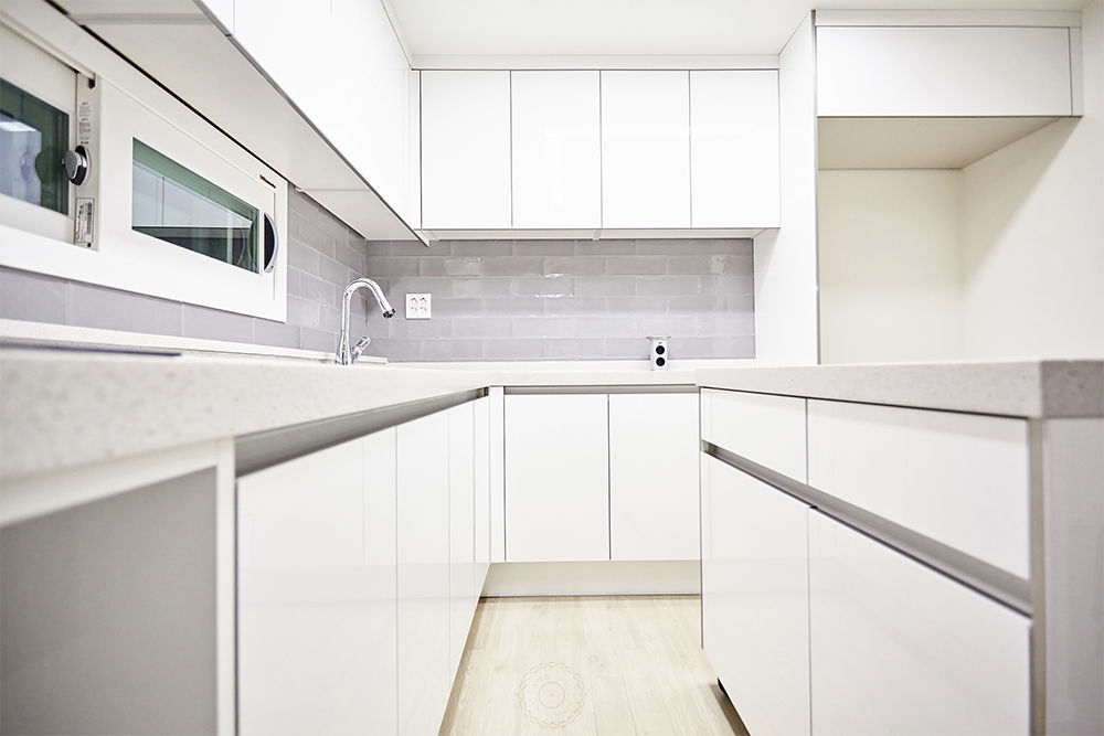 homify Minimalist kitchen MDF