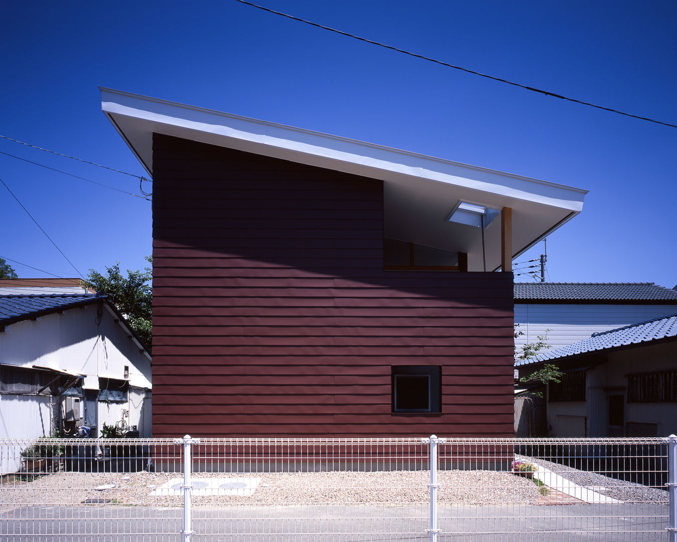 眉山を望む家, TENK TENK Modern houses Iron/Steel