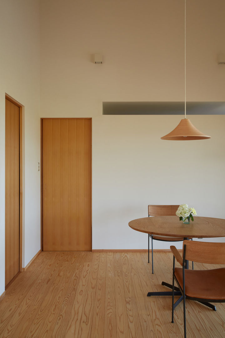 ダイチノイエ, toki Architect design office toki Architect design office Modern Dining Room Wood Wood effect