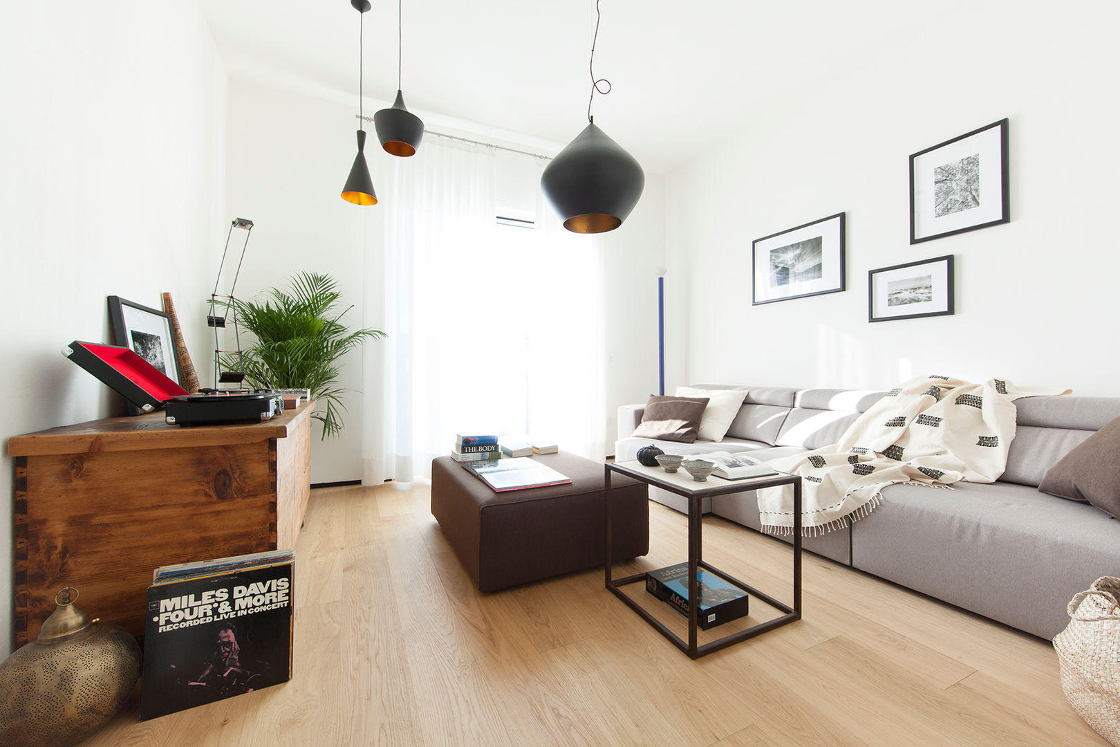 Interior DM, Didonè Comacchio Architects Didonè Comacchio Architects Minimalist living room