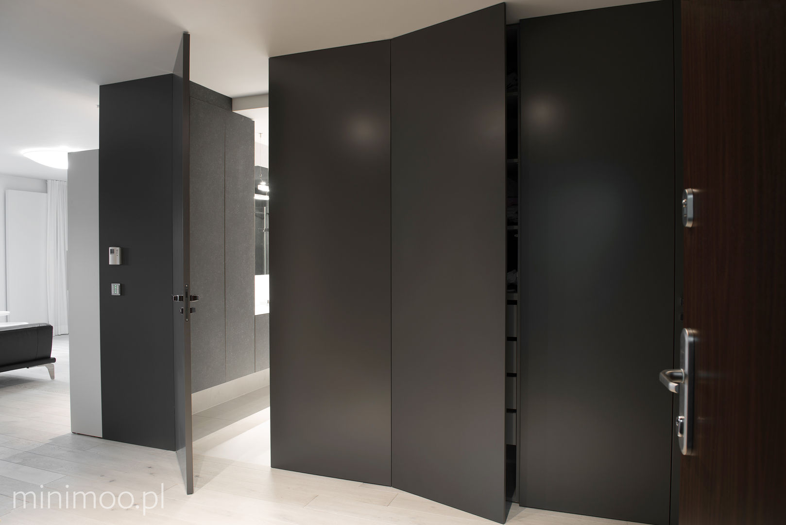 homify Corredores, halls e escadas minimalistas