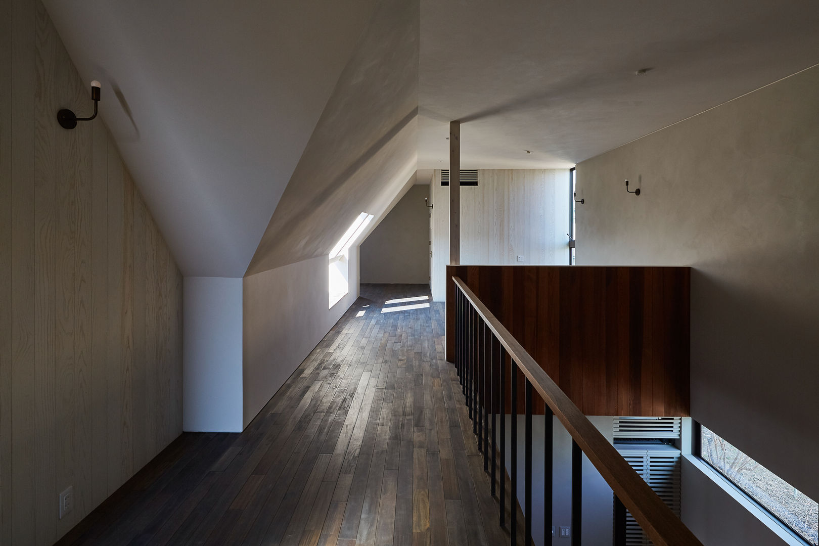 SHIMA, 武藤圭太郎建築設計事務所 武藤圭太郎建築設計事務所 Modern corridor, hallway & stairs