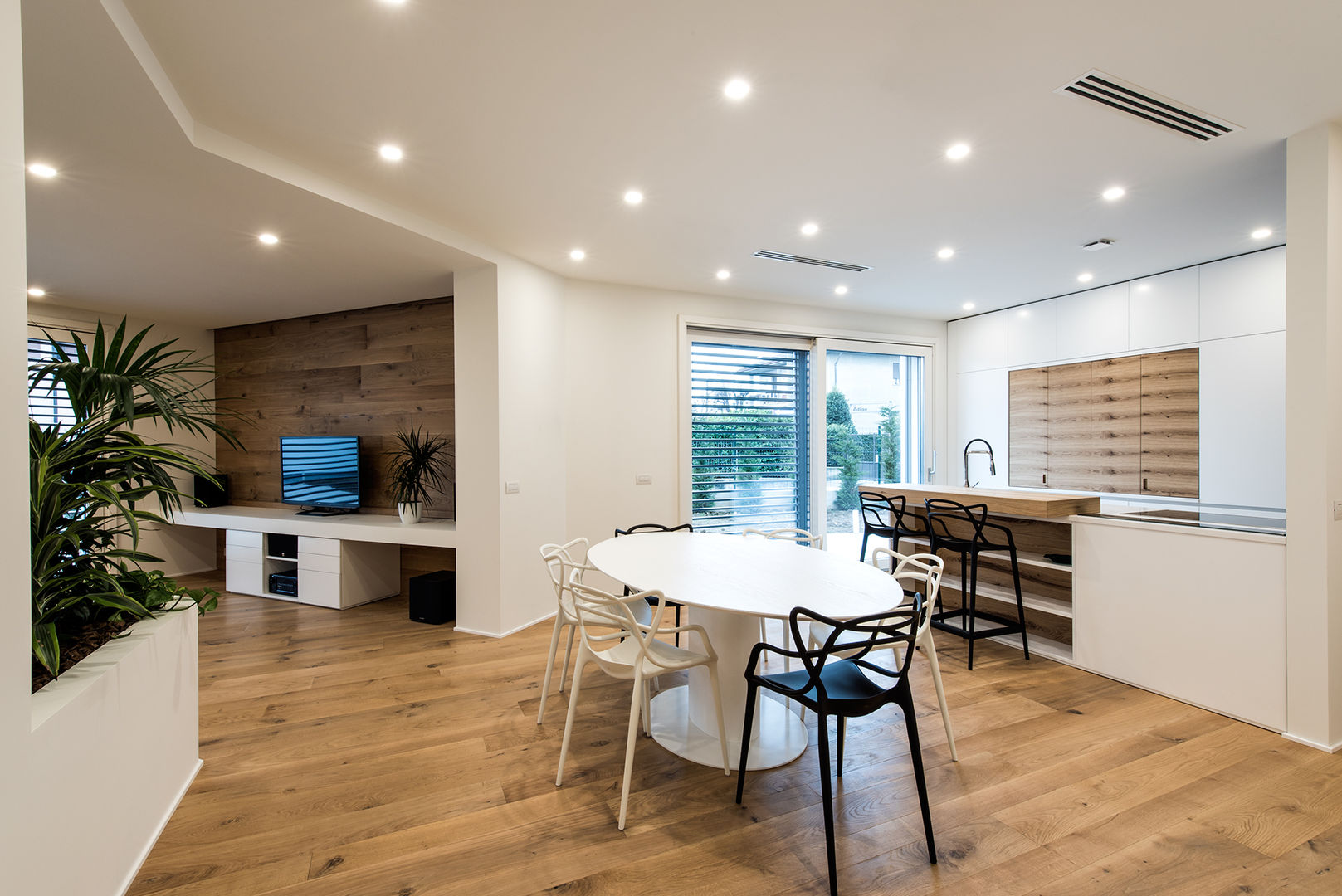 PASSIVE HOUSE, Tommaso Giunchi Architect Tommaso Giunchi Architect Dining room