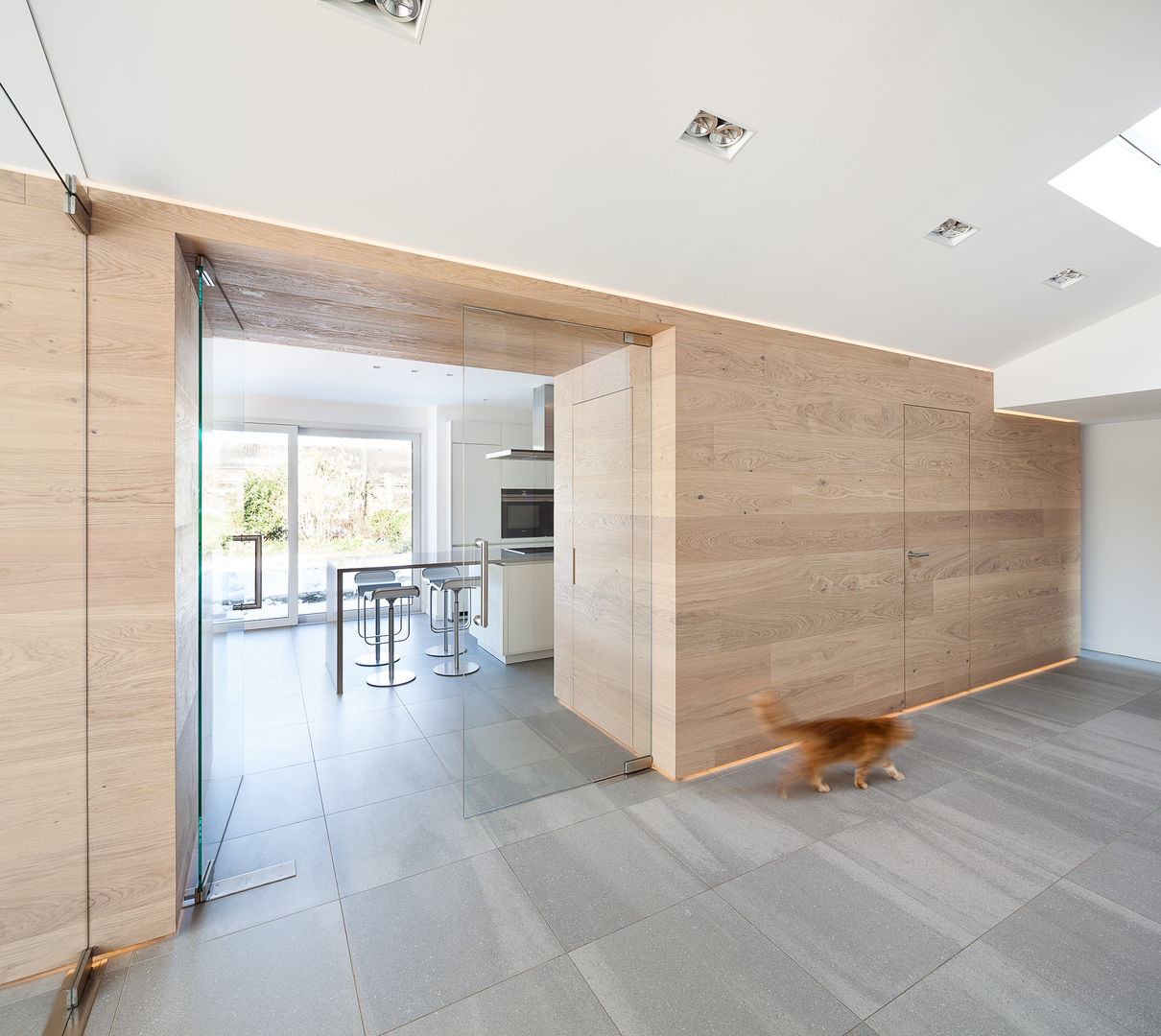 Haus W, ZHAC / Zweering Helmus Architektur+Consulting ZHAC / Zweering Helmus Architektur+Consulting Modern corridor, hallway & stairs Wood Wood effect