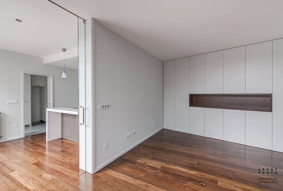 Casa JF02 - Ovar | Reabilitação de Moradia, ARKHY PHOTO ARKHY PHOTO 모던스타일 복도, 현관 & 계단