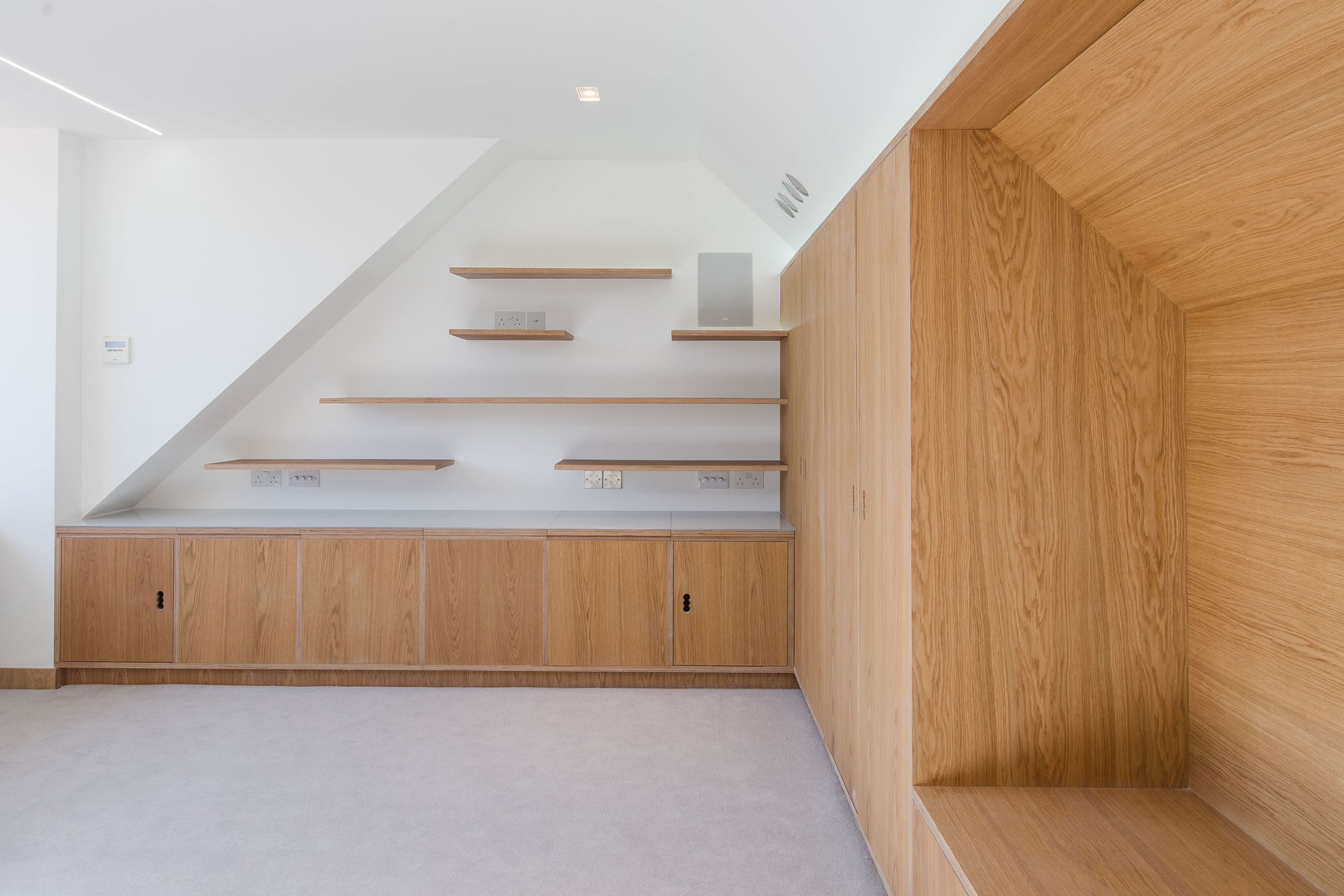 Finchley loft conversion, Satish Jassal Architects Satish Jassal Architects غرفة نوم