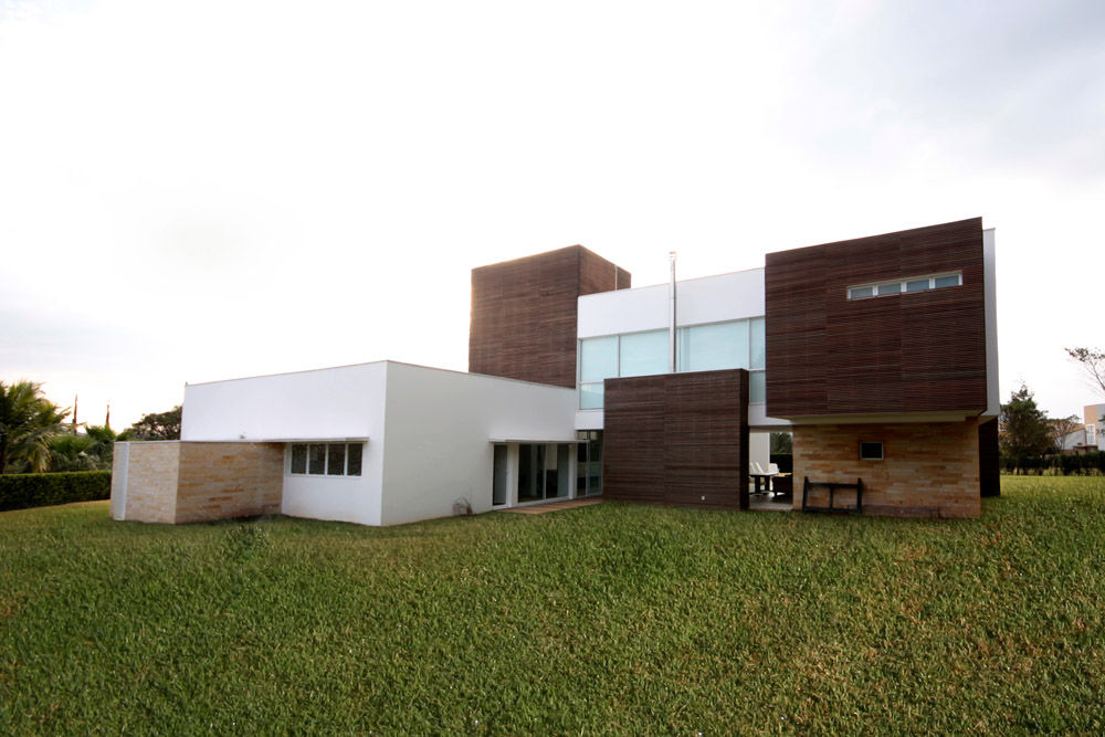 Residencia PG, F:POLES ARQUITETOS ASSOCIADOS F:POLES ARQUITETOS ASSOCIADOS Casas modernas