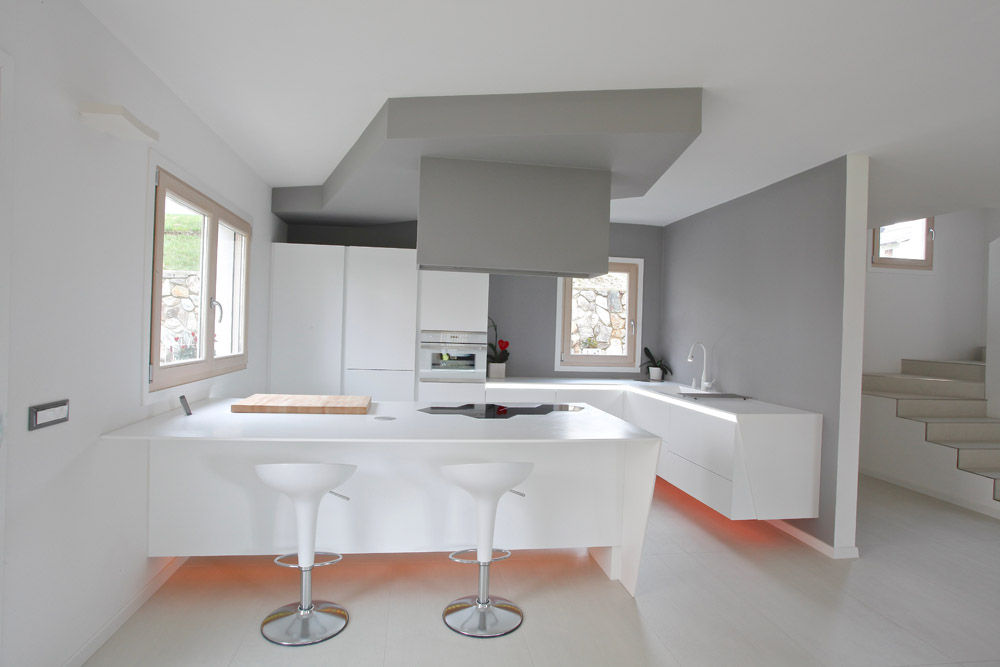 Realizzazioni, FALEGNAMERIA GASPERI SNC FALEGNAMERIA GASPERI SNC Modern kitchen