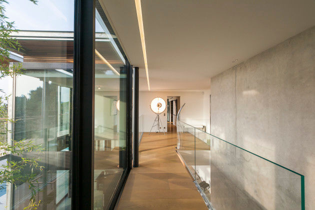 Maison D, didier becchetti architectes didier becchetti architectes Modern Corridor, Hallway and Staircase