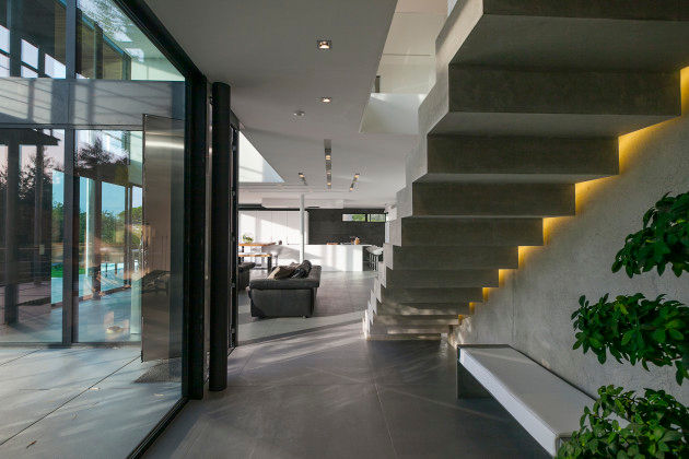 Maison D, didier becchetti architectes didier becchetti architectes Modern Corridor, Hallway and Staircase