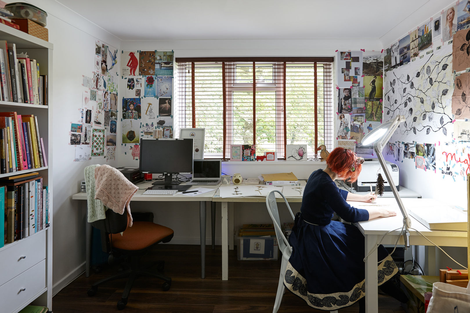 Virginia Water Apartment - Surrey Bhavin Taylor Design Moderne studeerkamer office,study,artist studio,art,stoarge,desks