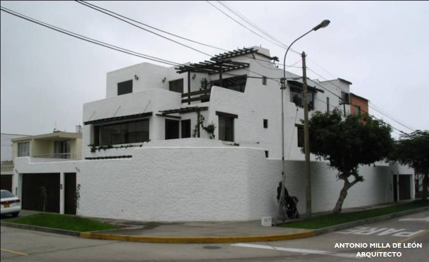 VIVIENDA BIFAMILIAR, Antonio Milla De León Arquitecto Antonio Milla De León Arquitecto Casas de estilo colonial