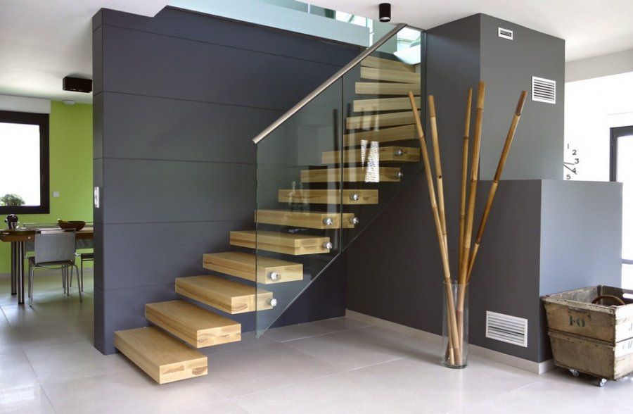 Escalier marche en porte à faux, Passion Escaliers Passion Escaliers Koridor & Tangga Modern