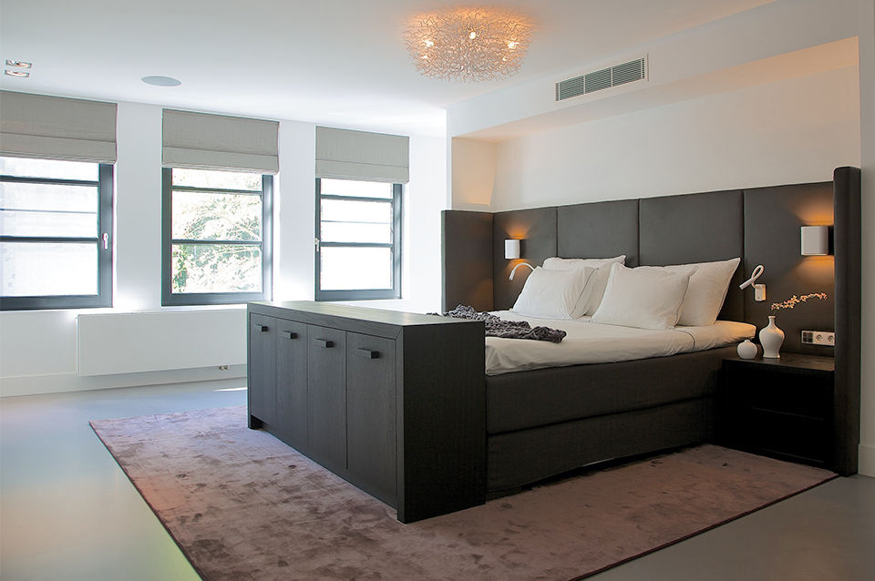 Villa in ‘t Gooi, Designa Interieur & Architectuur BNA Designa Interieur & Architectuur BNA Modern style bedroom
