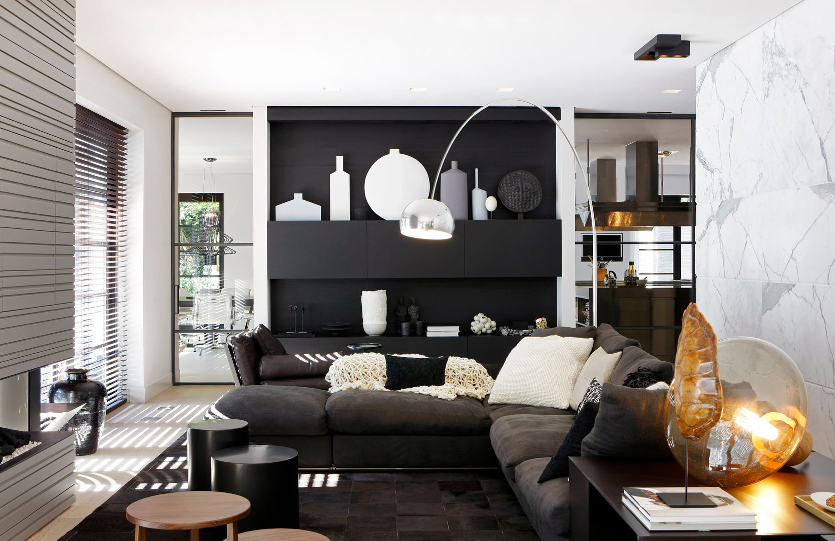 Contemporary Villa, Grand&Johnson Grand&Johnson Modern living room