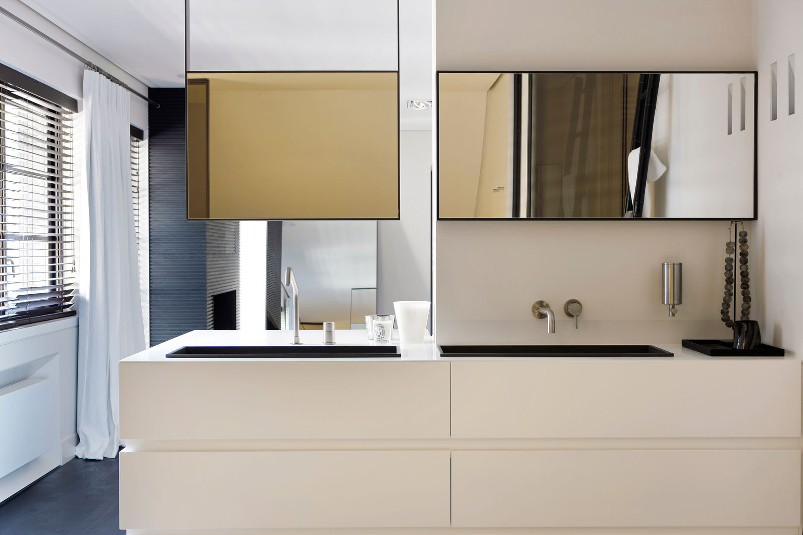 Contemporary Villa, Grand&Johnson Grand&Johnson Phòng tắm phong cách hiện đại