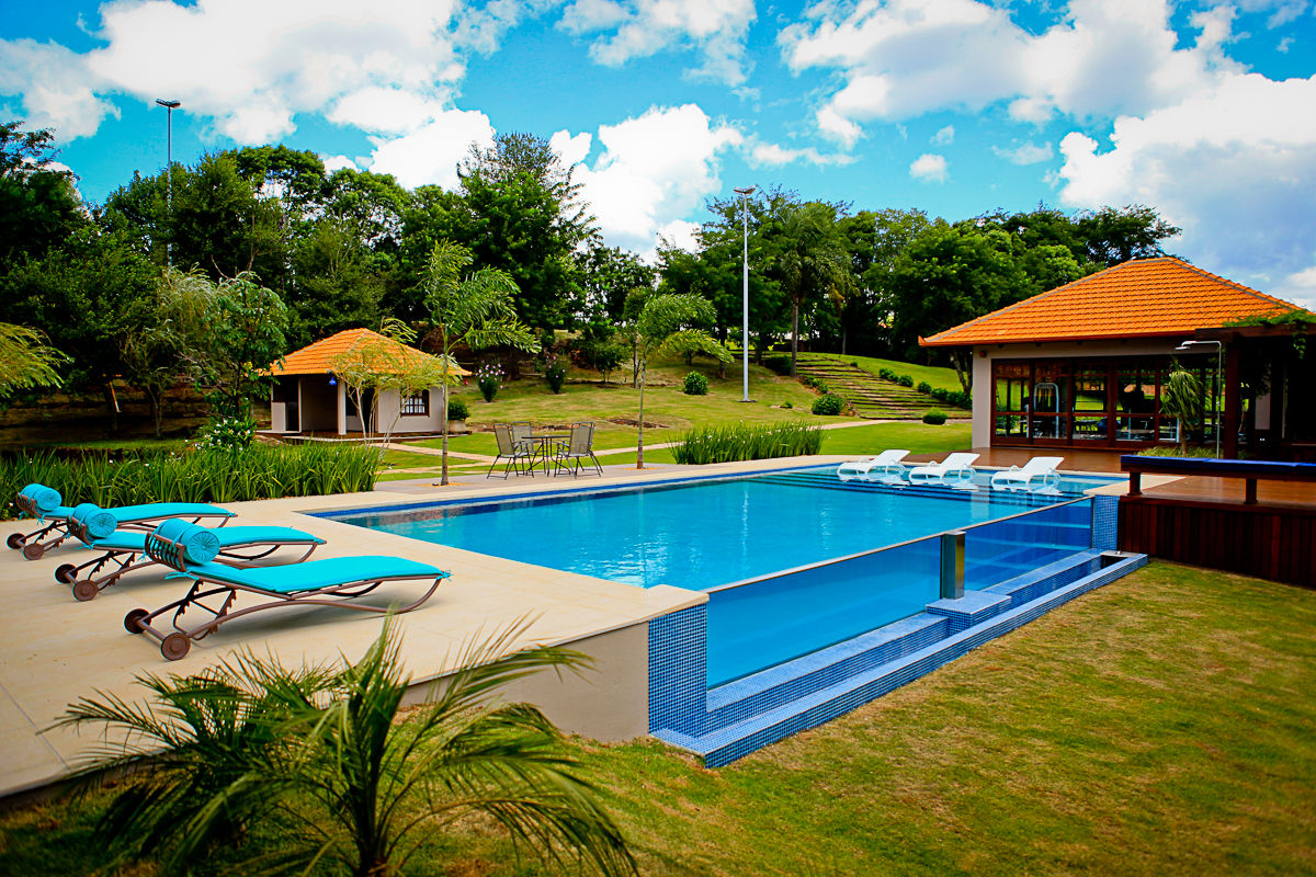 Piscina de Vidro, Adriana Arquiteta e Urbanista Adriana Arquiteta e Urbanista Piscine moderne