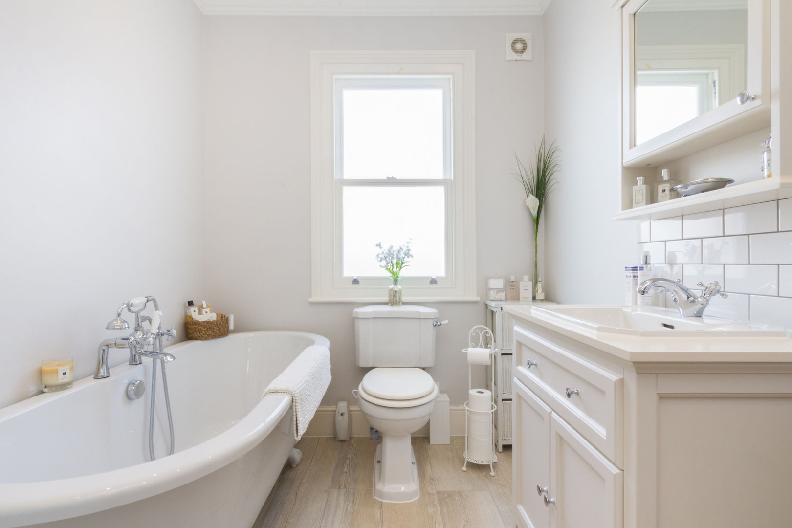 Extension and Renovation, Surbiton KT6, TOTUS TOTUS Modern style bathrooms