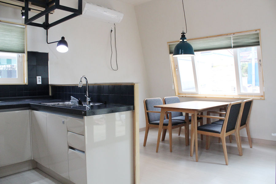 homify Moderne eetkamers