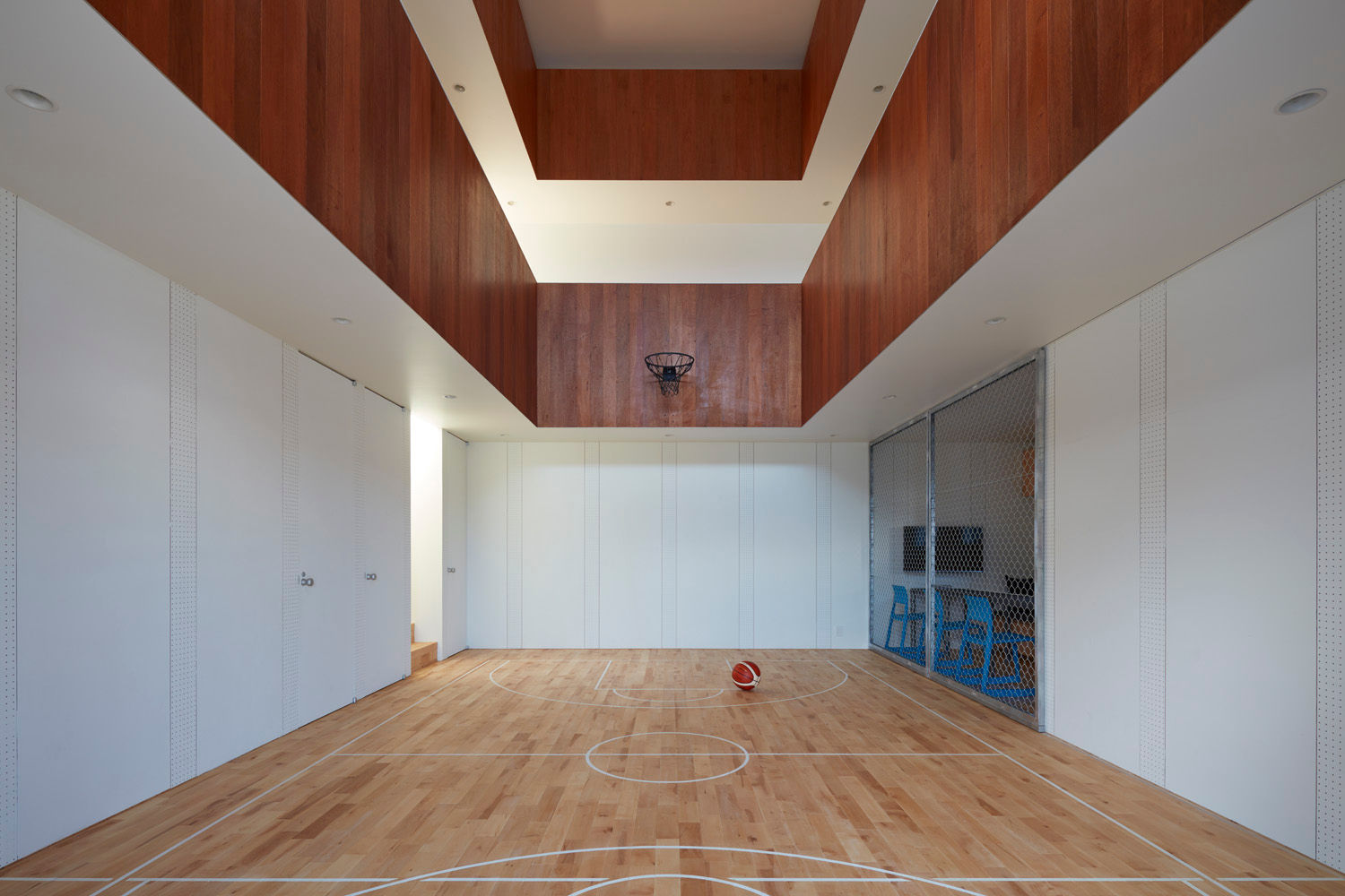 court house, 小泉設計室 小泉設計室 Gimnasios en casa de estilo minimalista