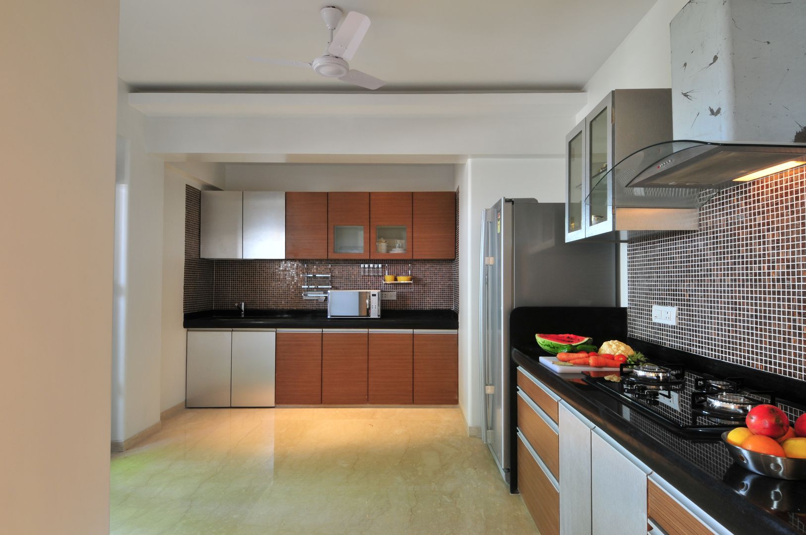 homify Modern kitchen پلائیووڈ