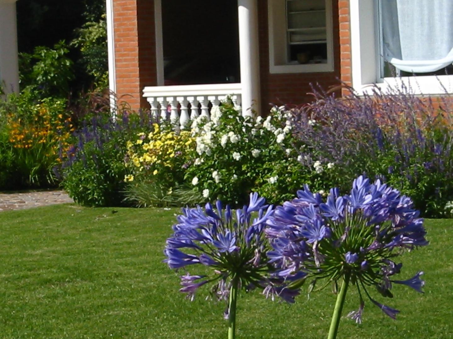 Algunos de nuestros trabajos en distintos countries y barrios, Estudio Parques Estudio Parques Jardines modernos