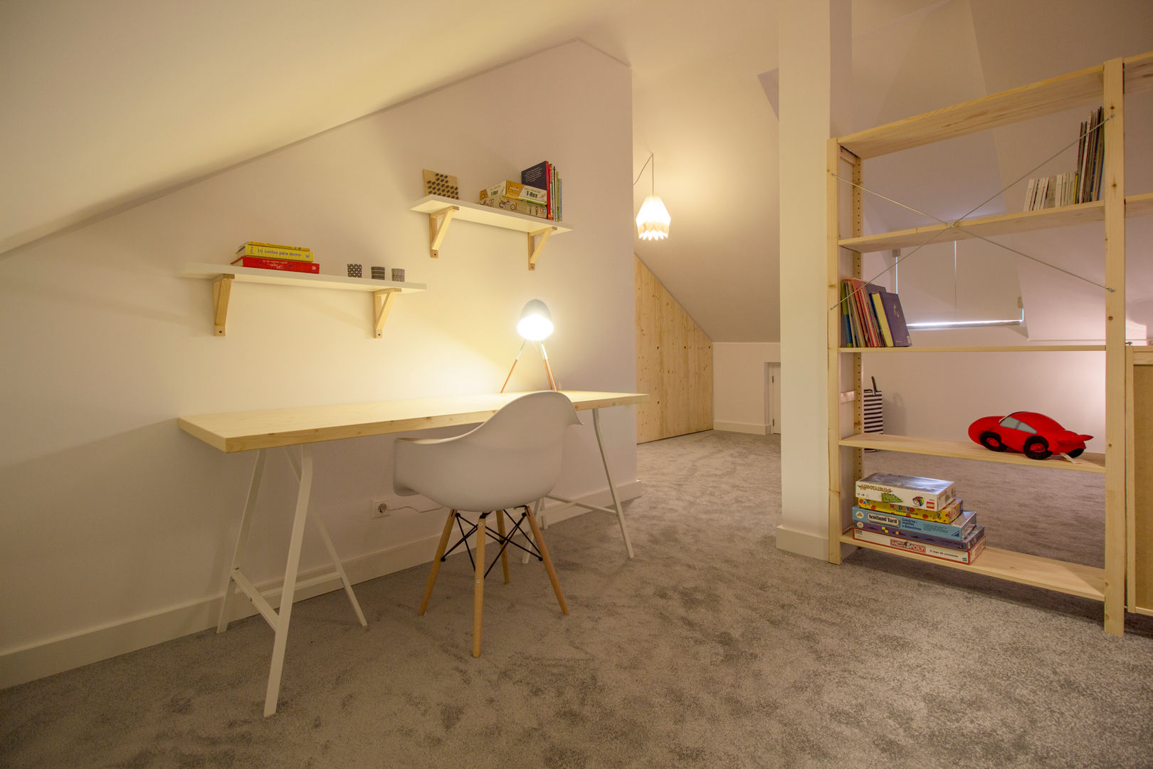 homify Modern nursery/kids room