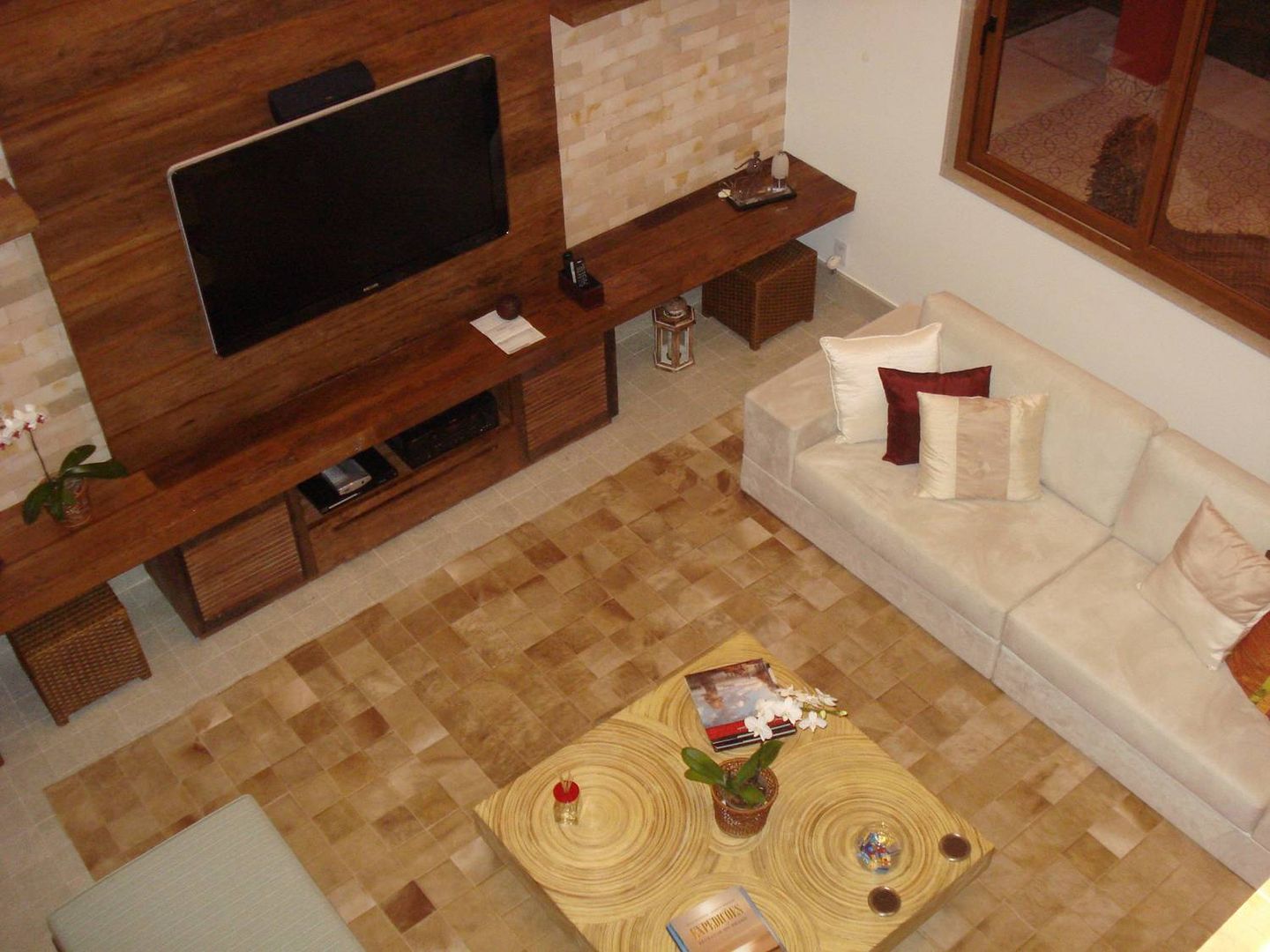 Casa Barra 01, GEA Arquitetura GEA Arquitetura Tropical style living room