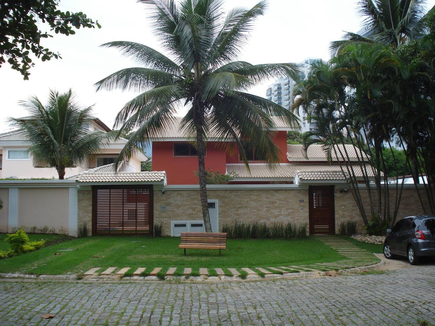Casa Barra 01, GEA Arquitetura GEA Arquitetura Tropical style houses