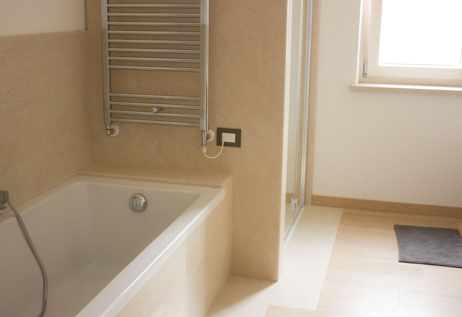 Rivestimento Doccia Quintarelli Pietre e Marmi Srl Bagno moderno Pietra