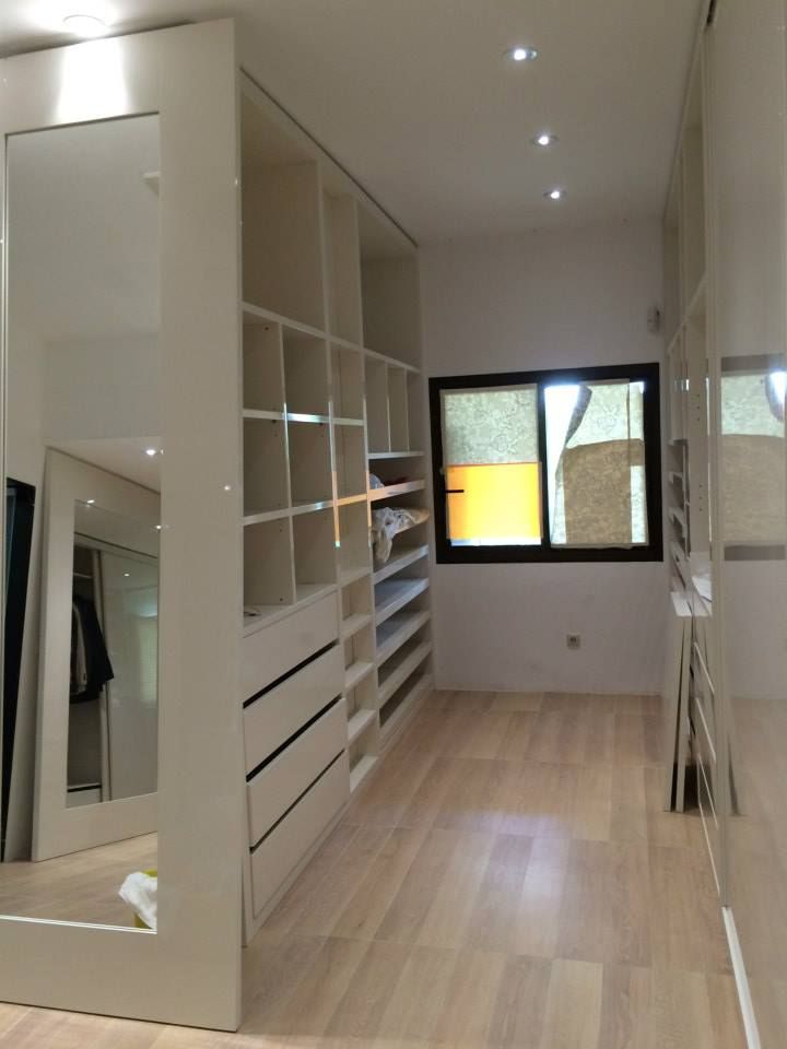 RESIDÊNCIA BENFICA Arquitetos Brasil Closets modernos