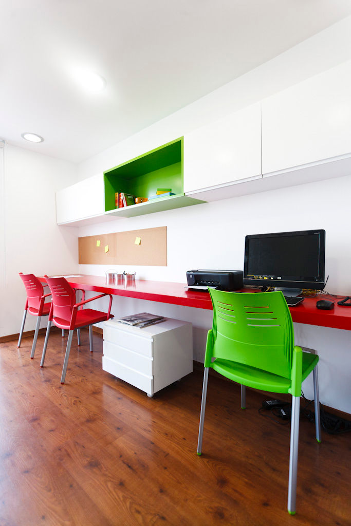 Departamento Piri, Oneto/Sousa Arquitectura Interior Oneto/Sousa Arquitectura Interior Modern Study Room and Home Office