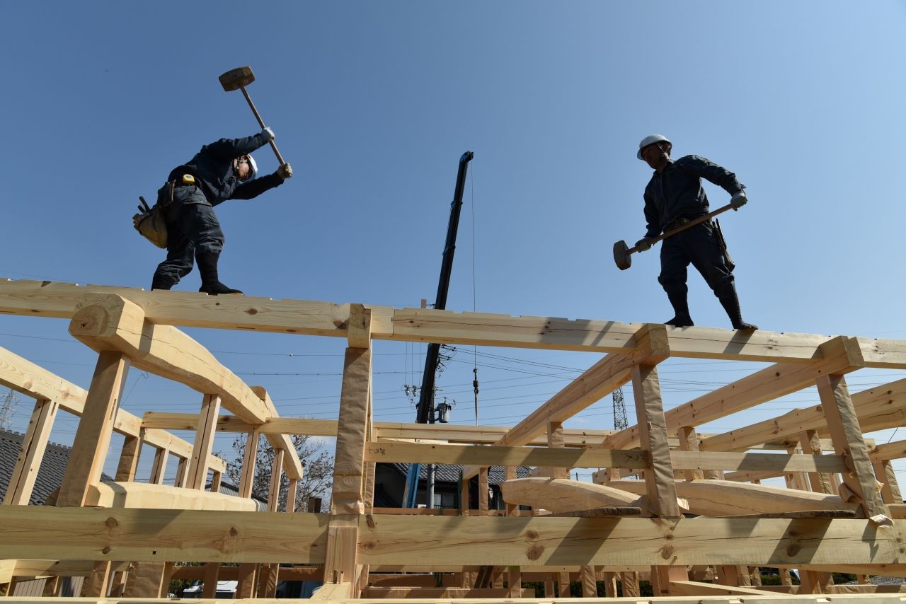 愛知の石場建て［工事中］, 水野設計室 水野設計室 Casas asiáticas Madera Acabado en madera