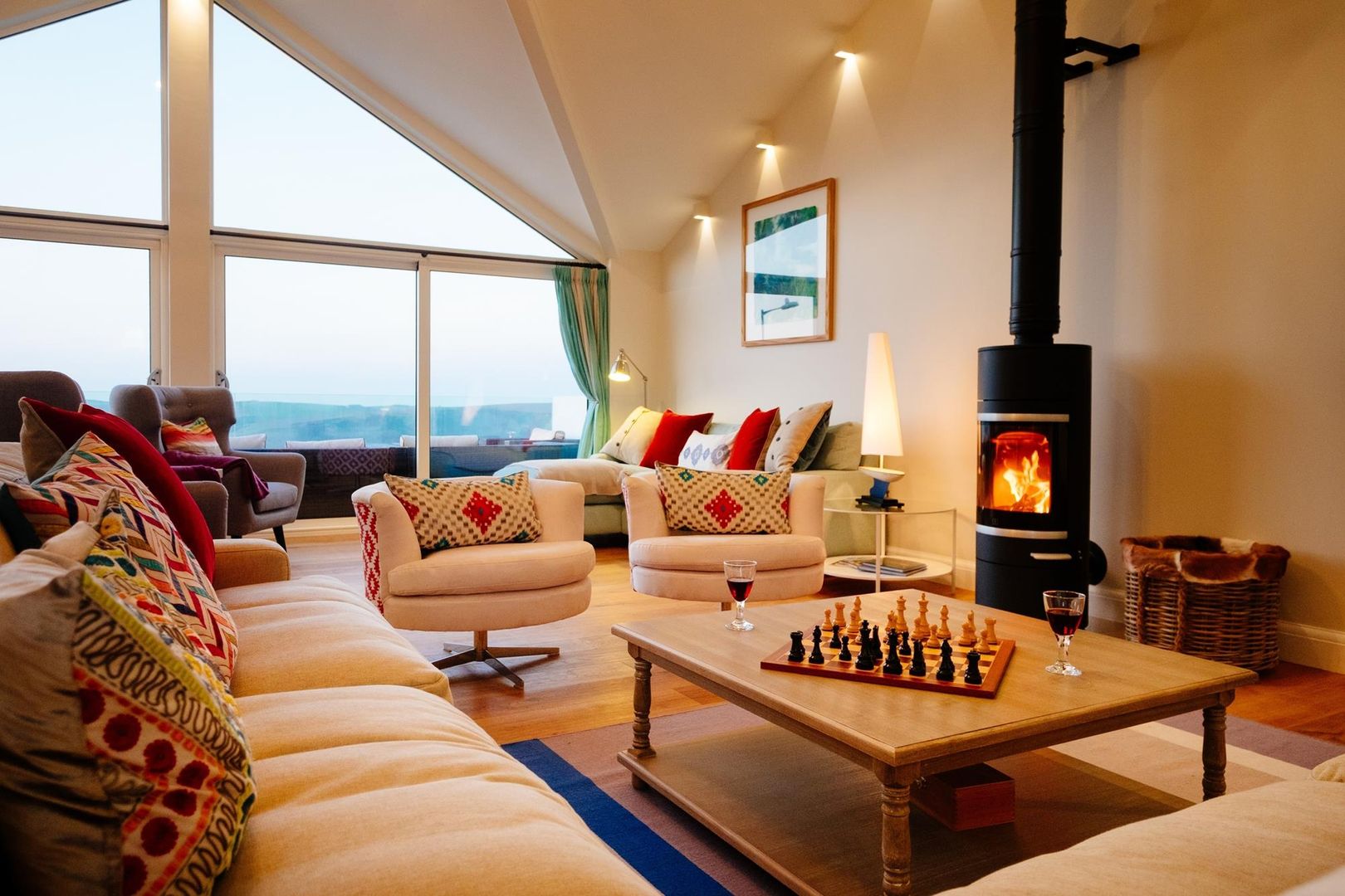 Living Room Perfect Stays Ruang Keluarga Modern