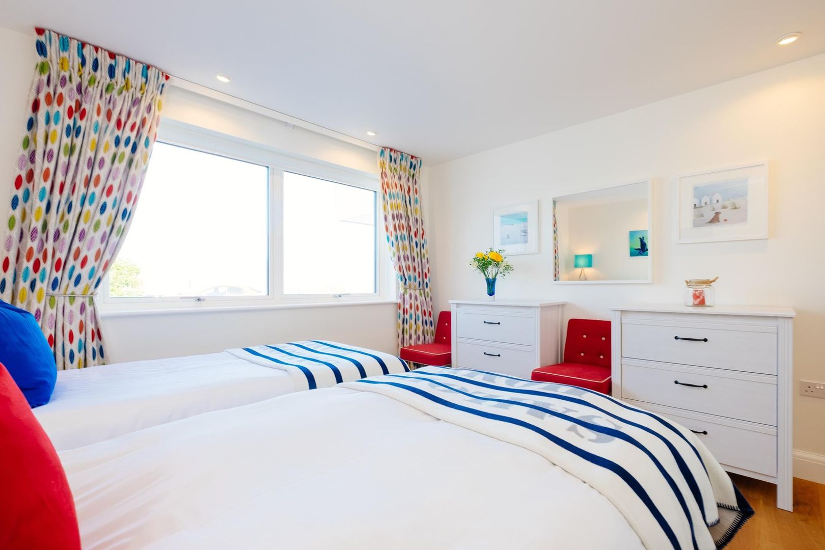 Bedroom Perfect Stays Dormitorios modernos: Ideas, imágenes y decoración