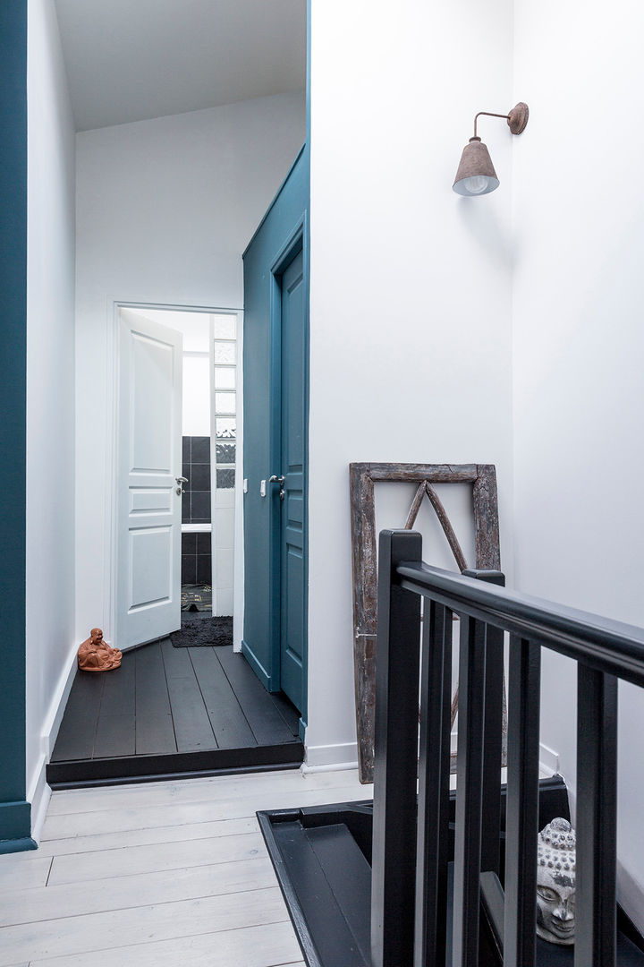 Rénovation d'une maison de ville à Boulogne Billancout, Olivier Stadler Architecte Olivier Stadler Architecte Modern corridor, hallway & stairs