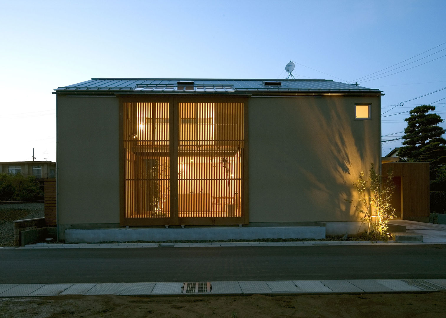 格子戸の家 Ｓo-house-和モダン, LIC・山本建築設計事務所 LIC・山本建築設計事務所 Casas modernas: Ideas, diseños y decoración