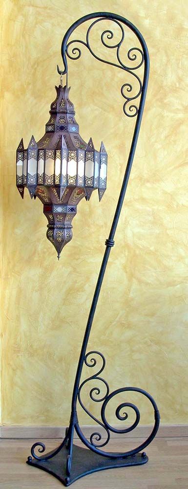 Forging foot for Arabic lamp homify Mediterranean style living room Iron/Steel Lighting