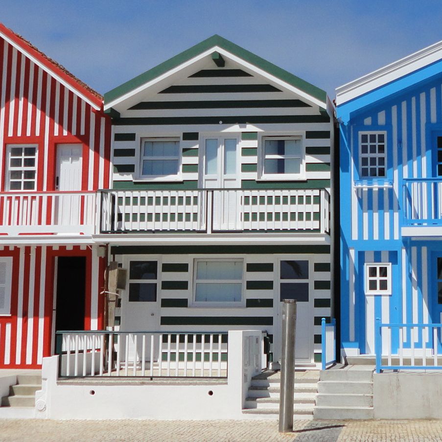 Casa das riscas verdes, GAAPE - ARQUITECTURA, PLANEAMENTO E ENGENHARIA, LDA GAAPE - ARQUITECTURA, PLANEAMENTO E ENGENHARIA, LDA Houses