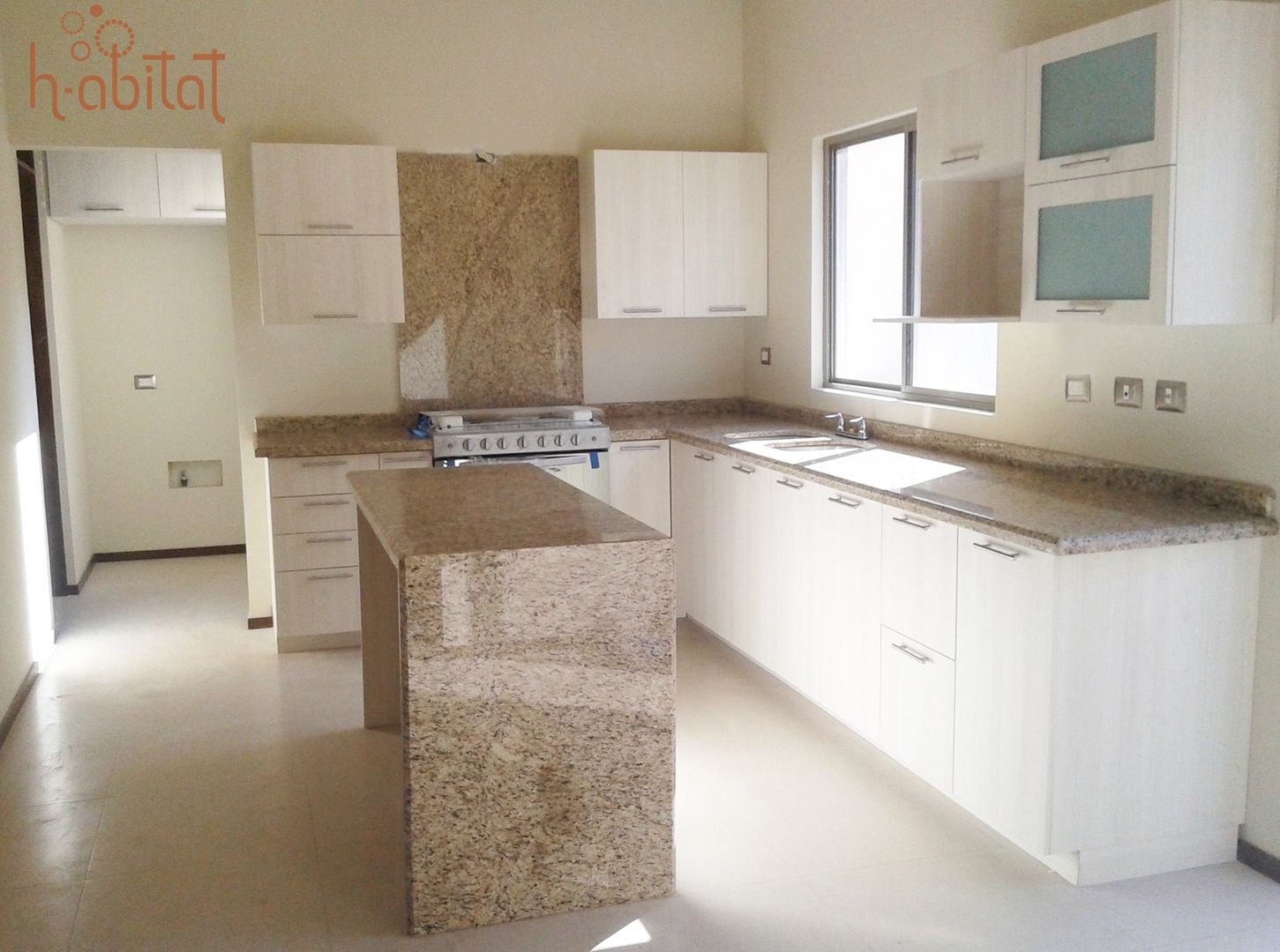 Cocina en Villas de Sayavedra, H-abitat Diseño & Interiores H-abitat Diseño & Interiores ห้องครัว แผ่นไม้อัด Plywood