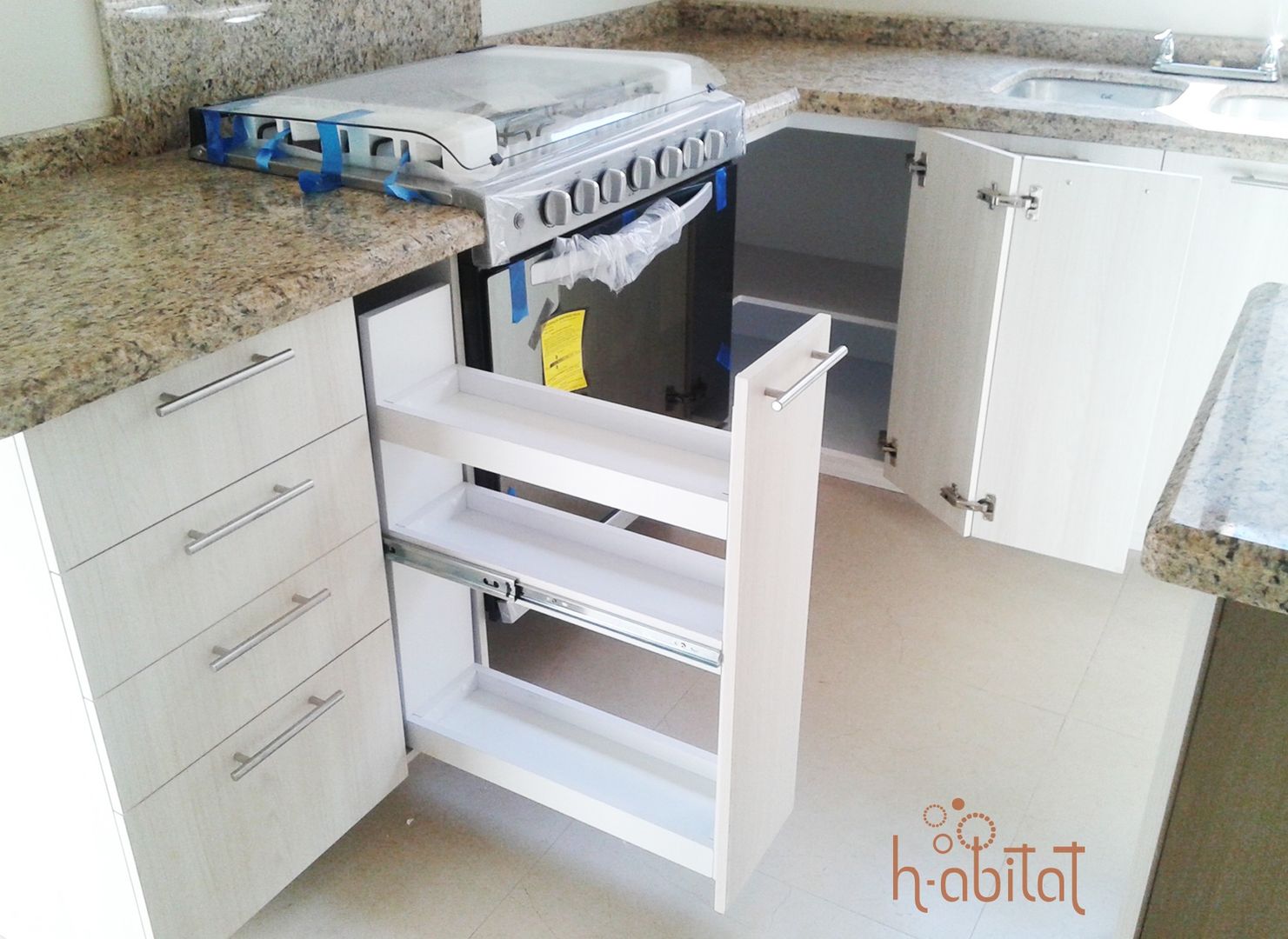 Cocina en Villas de Sayavedra, H-abitat Diseño & Interiores H-abitat Diseño & Interiores Modern kitchen پلائیووڈ