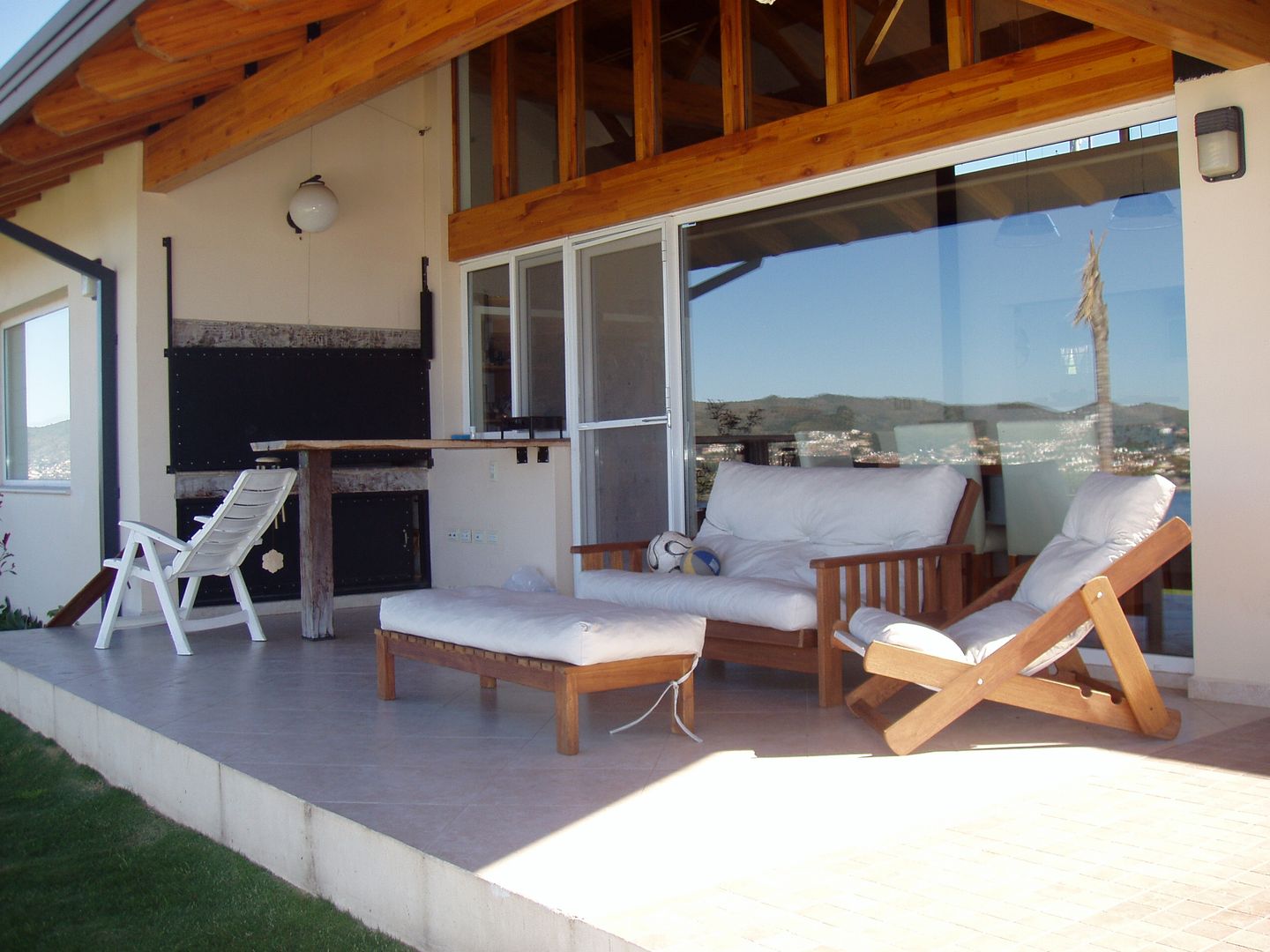 Casa Lago, renziravelo renziravelo Modern style balcony, porch & terrace