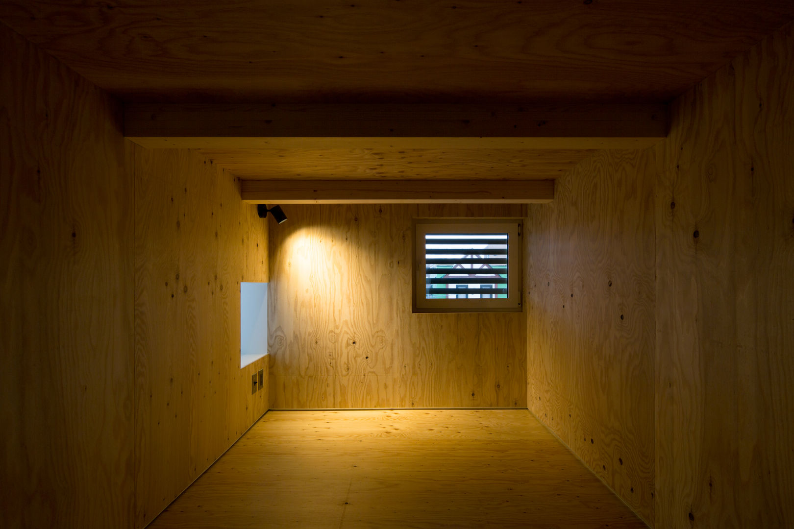 白箱の家（White BOX House）, 一級建築士事務所 Atelier Casa 一級建築士事務所 Atelier Casa Minimalist Multimedya Odası