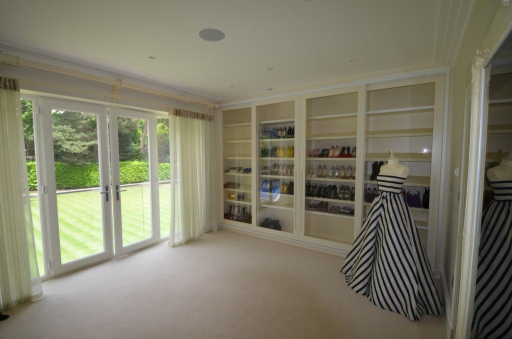 Surrey estate storage solutions made by Bravo London, Bravo London Ltd Bravo London Ltd غرفة نوم Wardrobes & closets