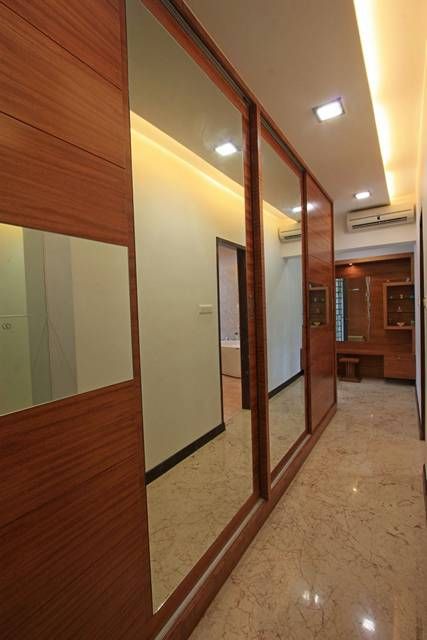 The Multi Level House, Ansari Architects Ansari Architects Phòng thay đồ phong cách hiện đại