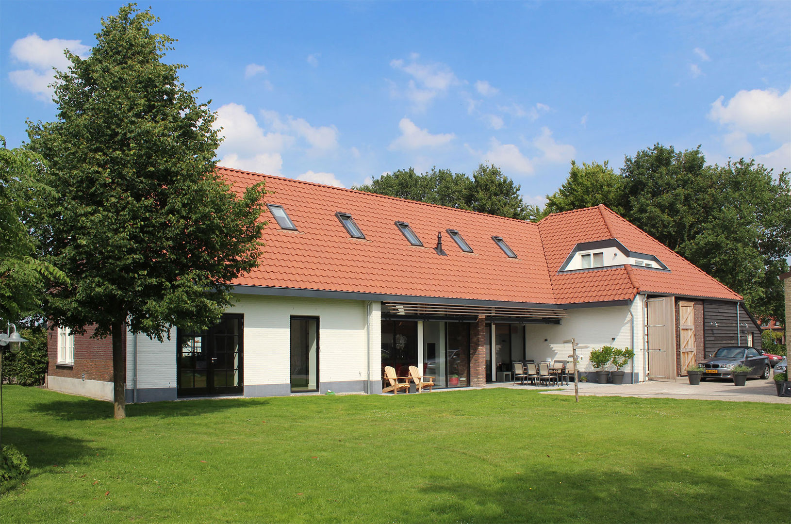 VERBOUWING VAN OUDE BOERDERIJ TOT MOOIE WOONBOERDERIJ, ID-Architectuur ID-Architectuur Moderne balkons, veranda's en terrassen